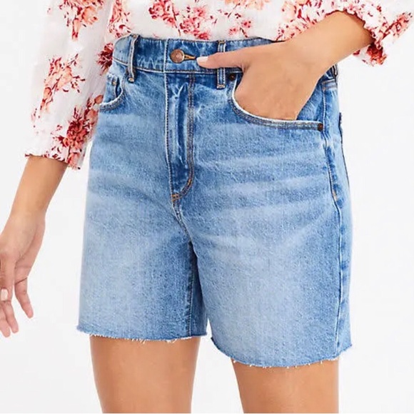 LOFT Deconstructed fresh cut hem, high rise boyfriend shorts - Picture 2 of 4